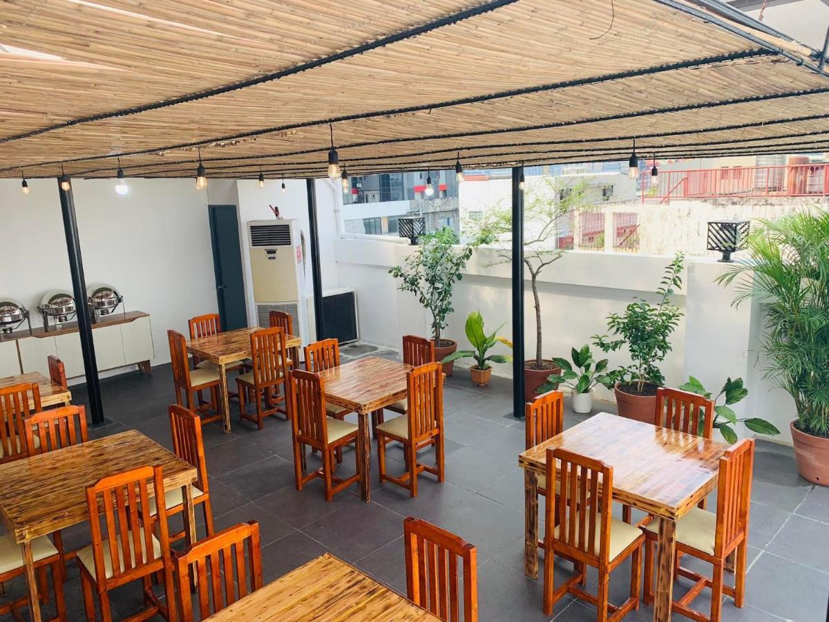 Crosswinds Hotel Paranaque City Eksteriør bilde