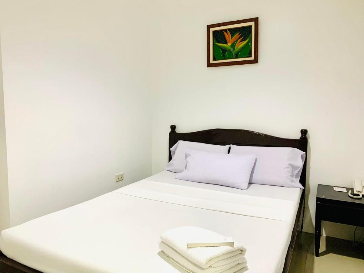 Crosswinds Hotel Paranaque City Eksteriør bilde